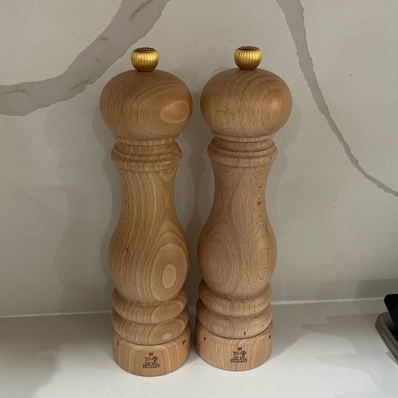 Peugot Paris Natural beech wood salt and pepper mill 9 inch - Picture 2 of 3